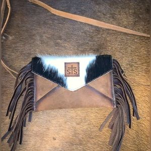 STS envelope crossbody